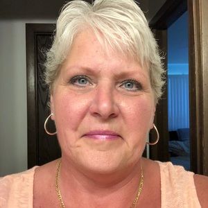 Meet your Posher, Becky